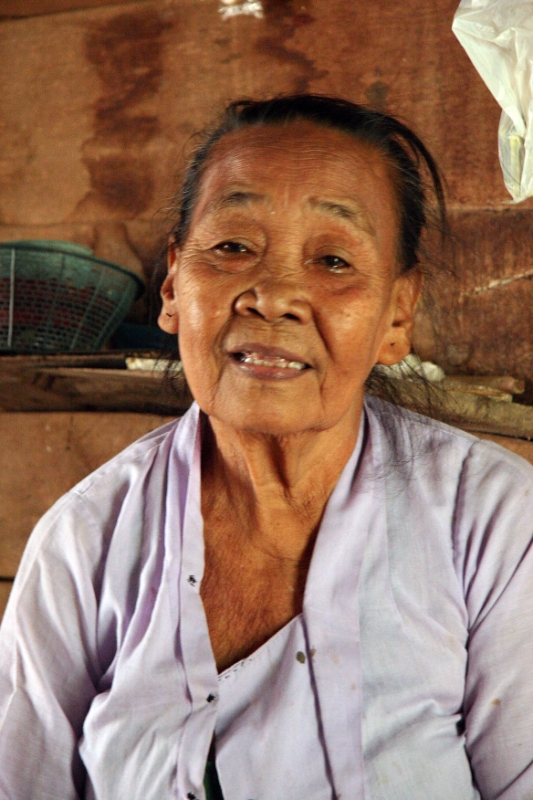 Old coffee lady, Java Indonesia.jpg - Indonesia Java. Old coffee lady